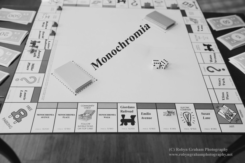 Monochromania Monopoly