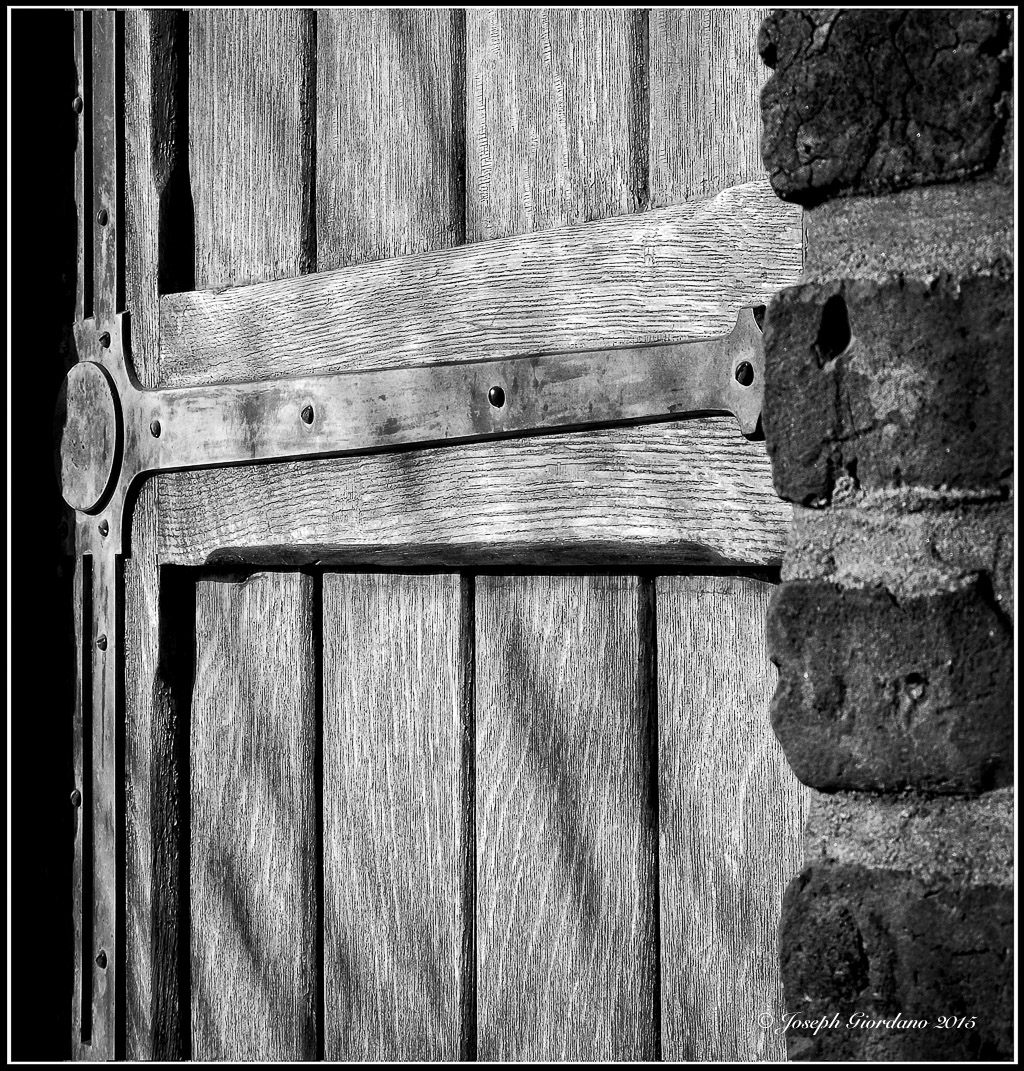 StJosephDoor(BW)