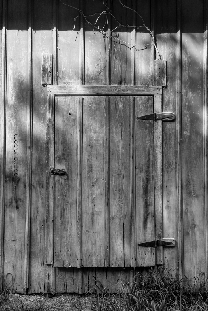 2016-12-09-barn-door